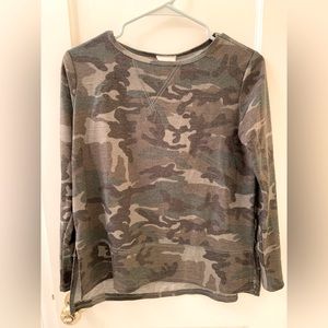 Camo top